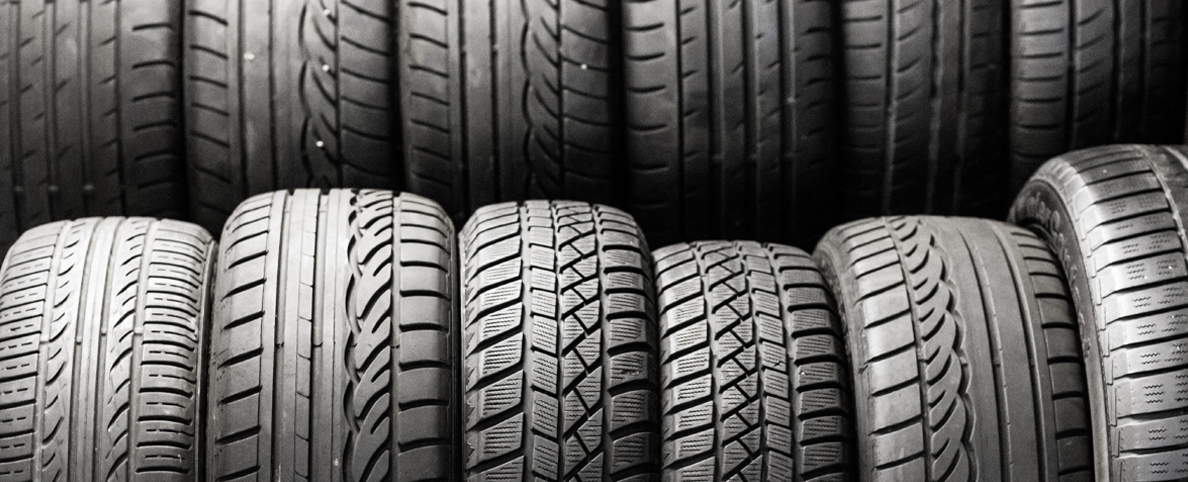 Yes, these are not motorcycle tyres. But the picture is nice so here we are.