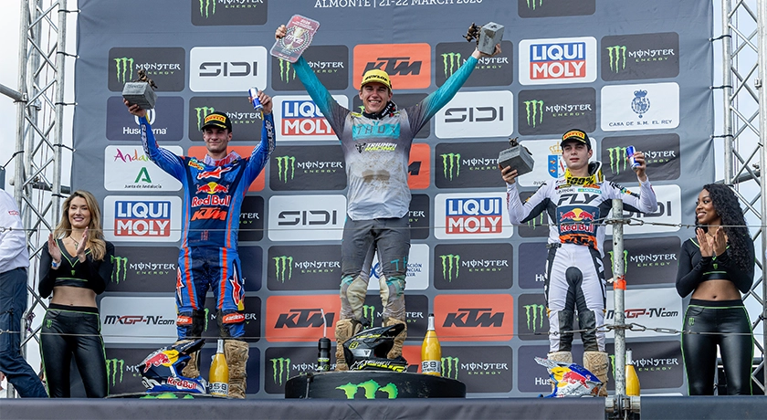 2026 QJ MOTOR SRK 421 RR.webp